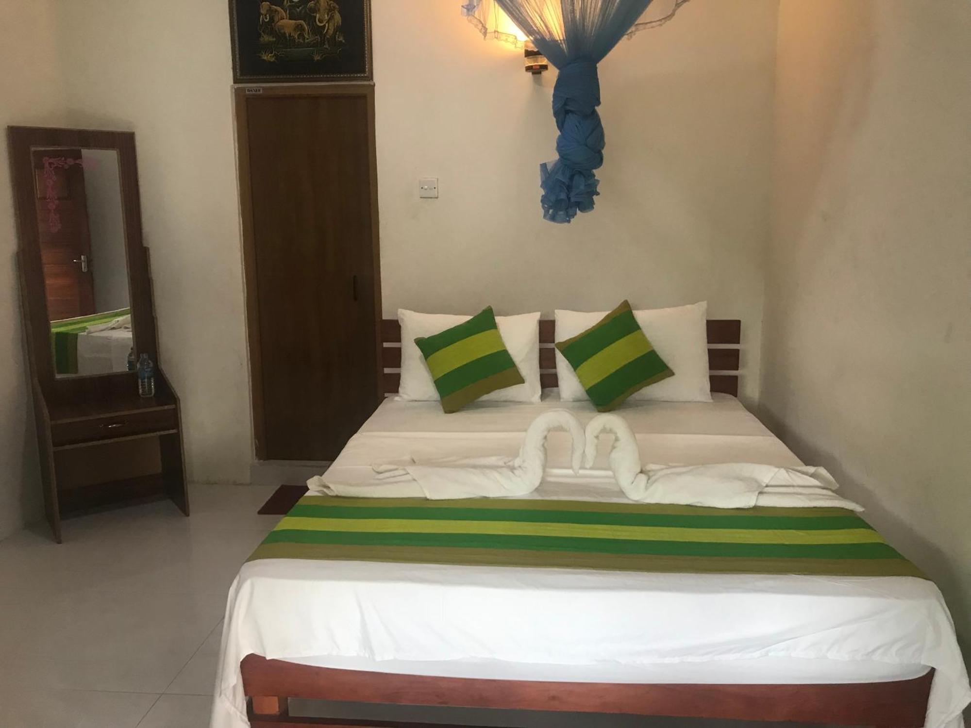 Rustle Hill Home Stay-Ела Екстериор снимка